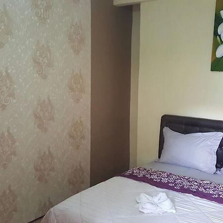 Adel'S Guest House Malang Buitenkant foto