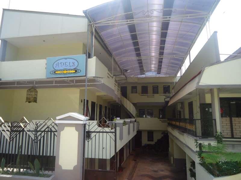Adel'S Guest House Malang Buitenkant foto