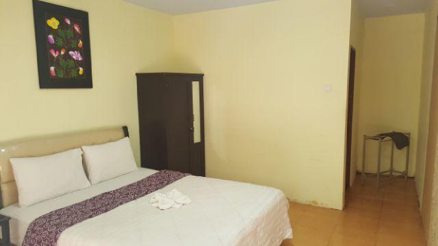 Adel'S Guest House Malang Buitenkant foto