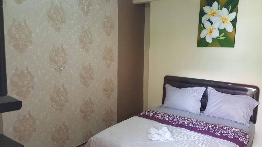 Adel'S Guest House Malang Buitenkant foto